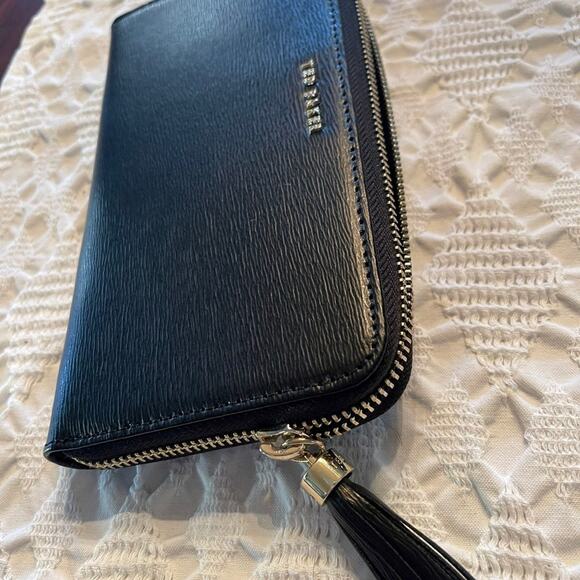 New  Ted Baker zippy black leather wallet - Picture 6 of 12